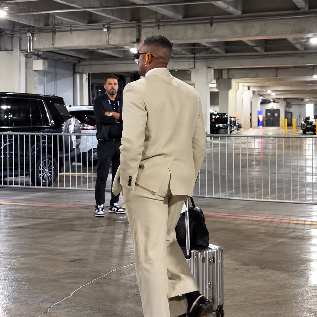Eagles 2026 Jalen Hurts Arrival Suit