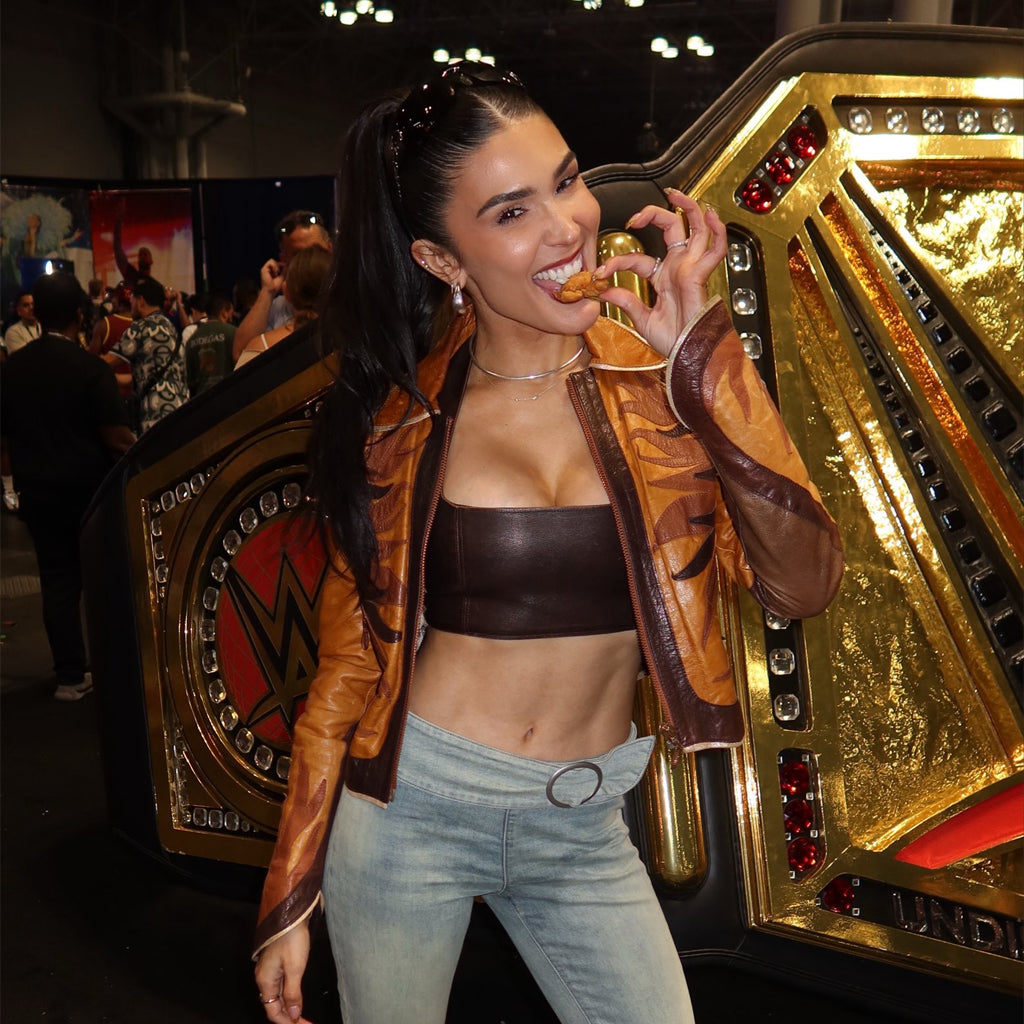 Brown Leather Jacket – Fanatics Fest 2026 Cathy Kelley