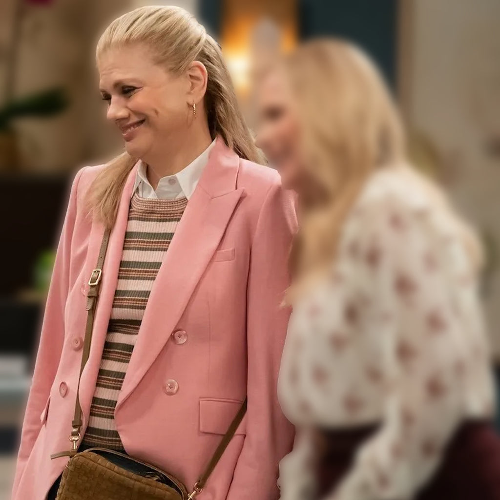 Leanne S02 Kristen Johnston Pink Blazer