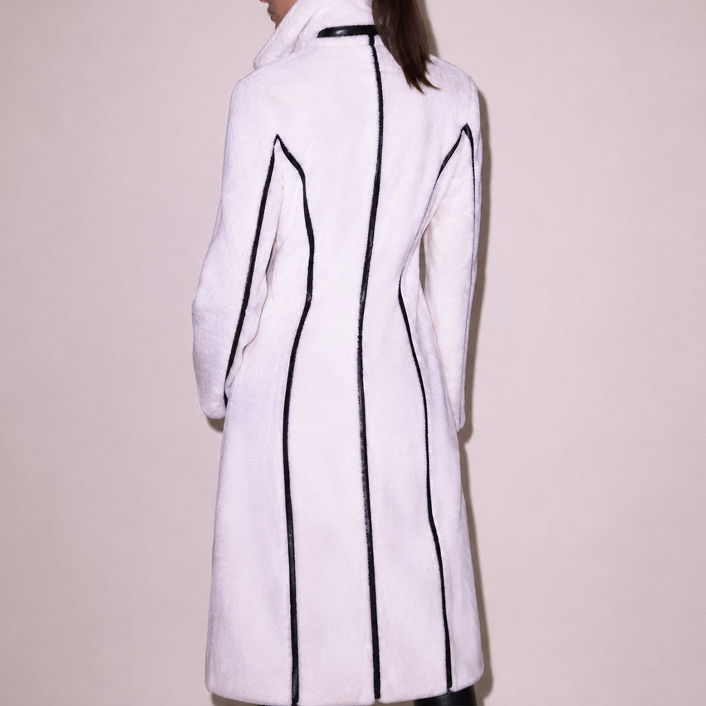 Ted Lasso S04 Keeley Jones White Coat