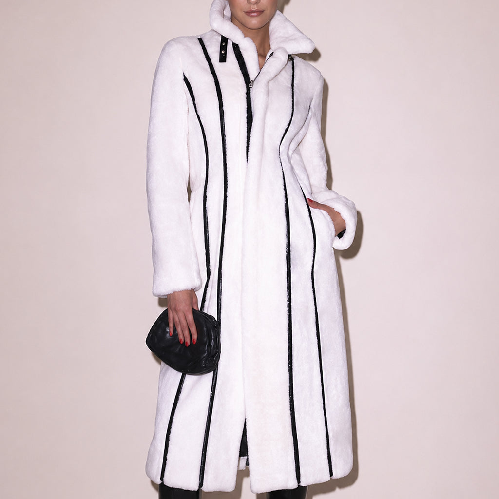 Ted Lasso S04 Keeley Jones White Coat